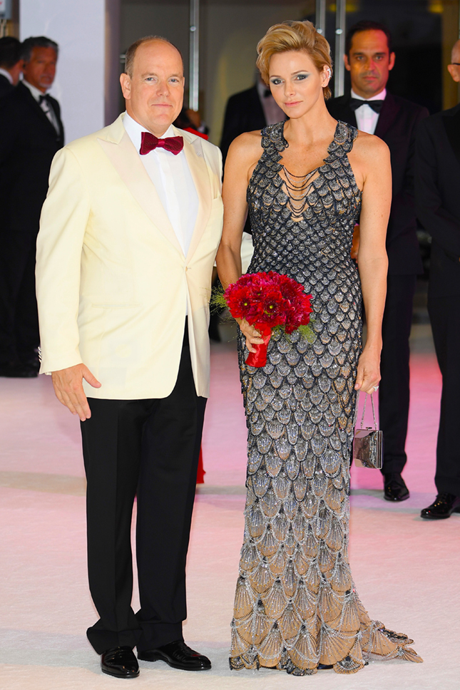 ����� ������ II � ������� ������ � Atelier Versace �� 70th Red Cross Gala � ������