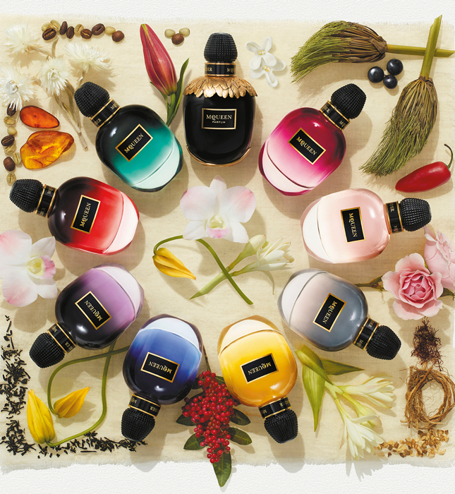 Alexander McQueen ������� ��������� �� 8 ������� ��������