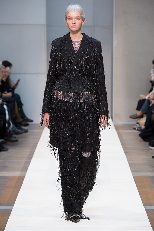 Comme des Garons �����-���� 2019