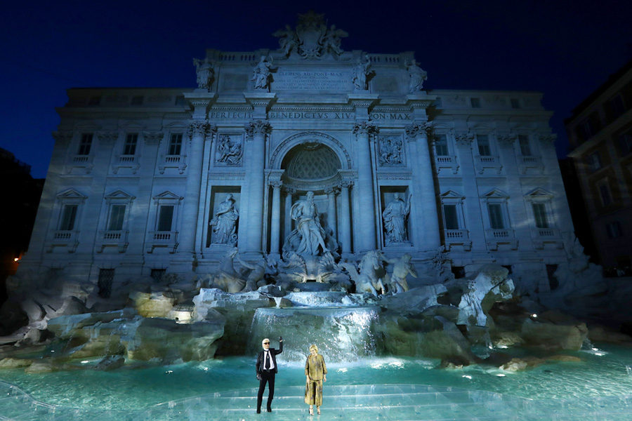 �������� ����� Fendi ������� � ���� � ����� �������� ����� �����������